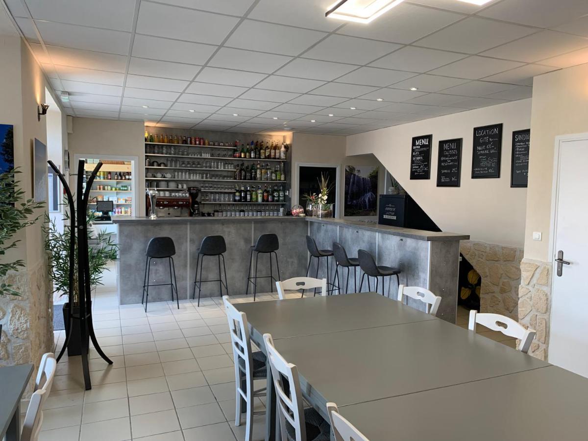 Auberge De La Tour Freycenet-la-Tour Esterno foto
